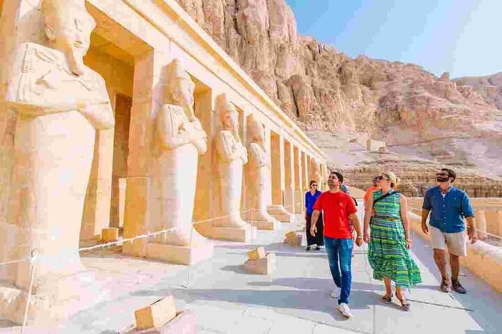 Private Full Day East and West Banks Luxor and Sunrise Hot Air Balloon