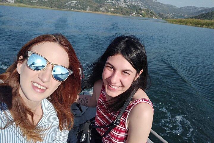 Bådtur i Skadar-søen gennem "montenegrinsk Amazonas", vinsmagning og Niagara-vandfaldene