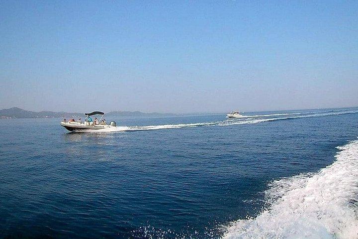 プライベート スピードボート ツアー「ザダル諸島 - 人里離れた場所」