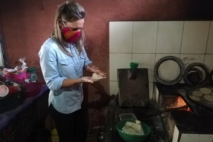 Cooking class and market tour/Pepian Workshop