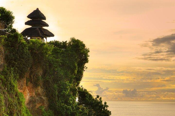 Ocean Walker Bali Water Sport con Uluwatu Cliff Temple Tour