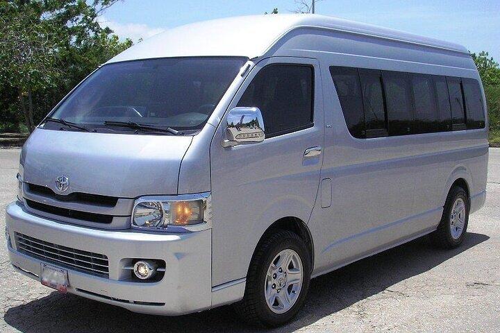 Transfert aller-retour partagé en taxi de l'aéroport d'Antigua au Royalton Antigua Resort