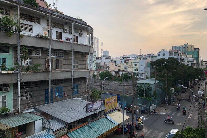 Saigon Morning And Pomeriggio Adventure Street Food Tour in Vespa