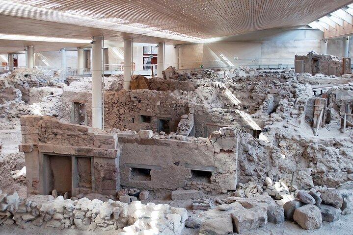 Visita guiada ao sítio arqueológico de Akrotiri em Santorini