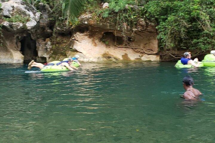 Cave Tubing mit Mittagessen