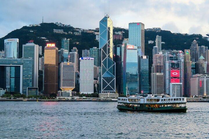 Hong Kong Private Walking Tour com um local