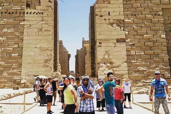Explore Egypt 8 Days Include Bob Marley Guesthouse Accommodation.