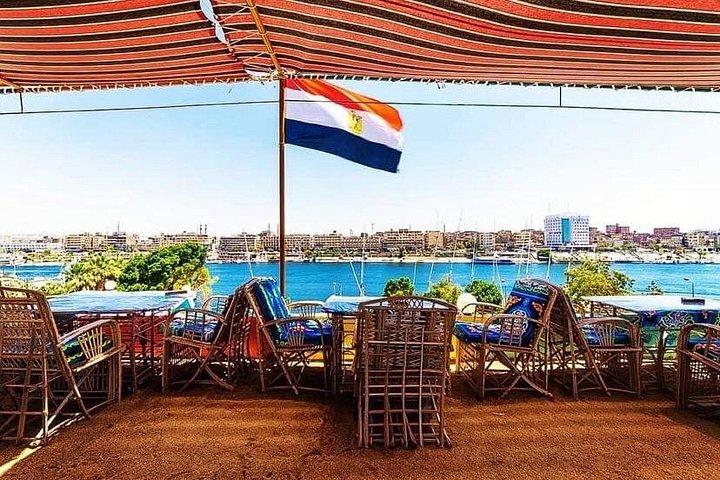 Explore Egypt 8 Days Include Bob Marley Guesthouse Accommodation.