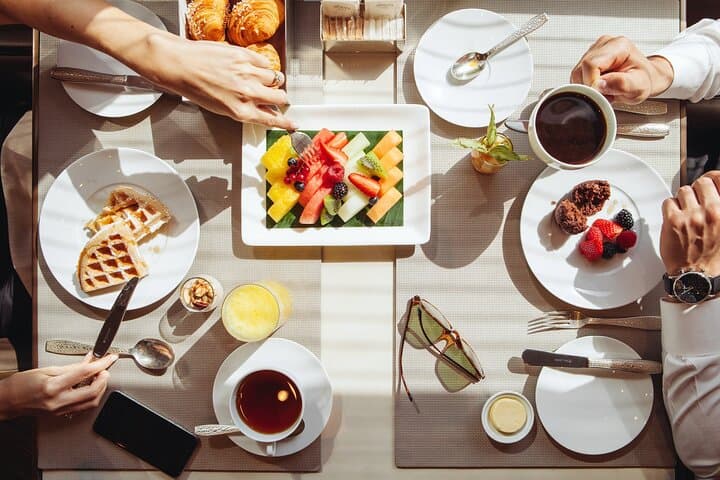 Buffet Dining in Armani Hotel