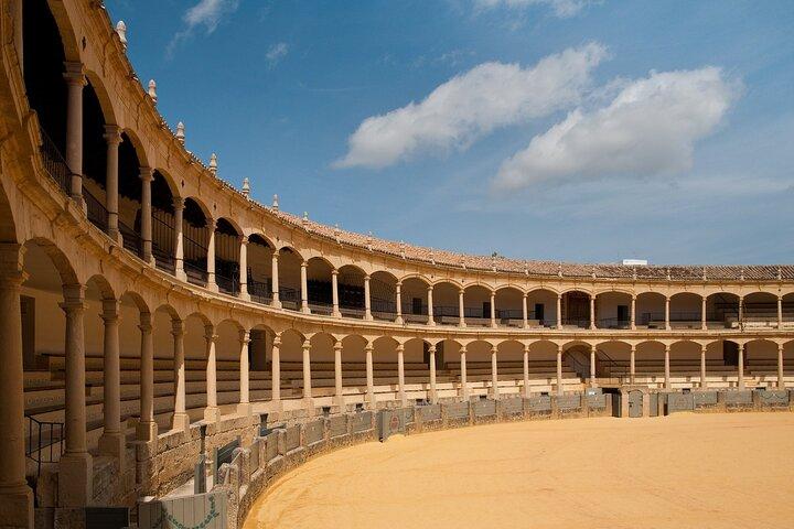 Tour em Ronda com Visita Guiada e Setenil de las Bodegas