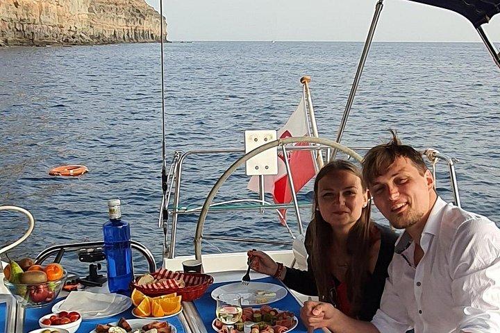 Sailing Trip and Snorkeling (max. 8 people)