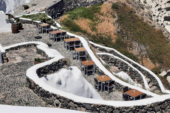 地元のようなサントリーニ島: 島を探索して地元の味を発見しましょう!