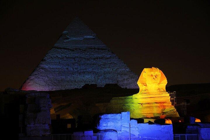Spettacolo di suoni e luci al Cairo