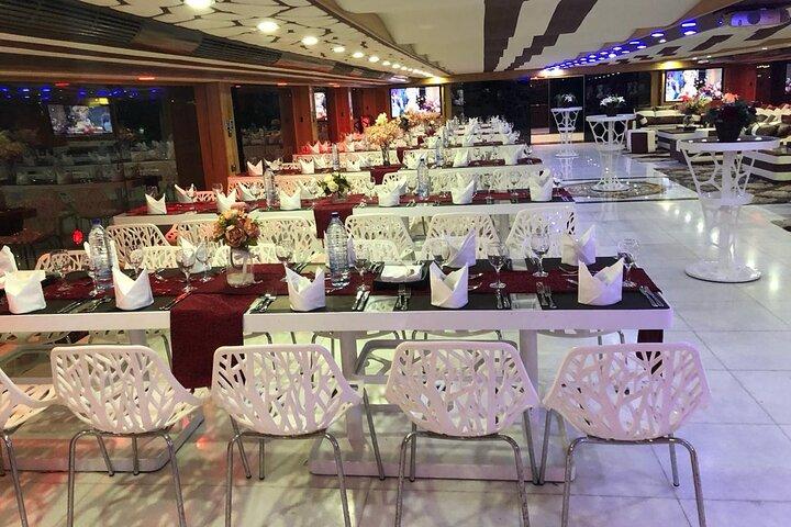Luksus 7-stjernet Mega Yacht Dinner Cruise med international buffet