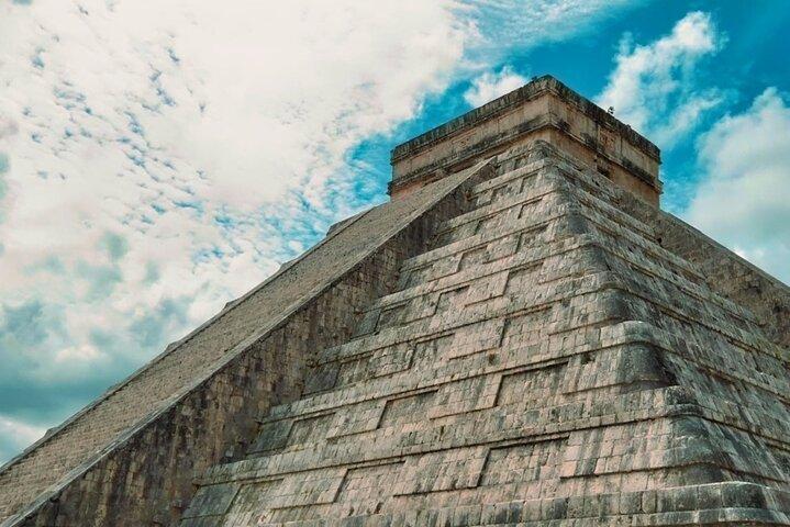 Nado definitivo en un cenote en Chichén Itzá y Valladolid desde Cancún