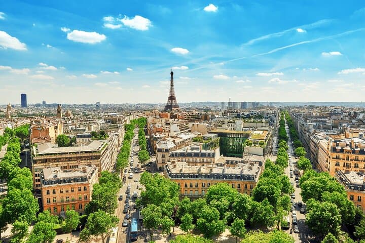 Paris Airport Transfer: Paris Airport CDG to Paris by Luxury Van