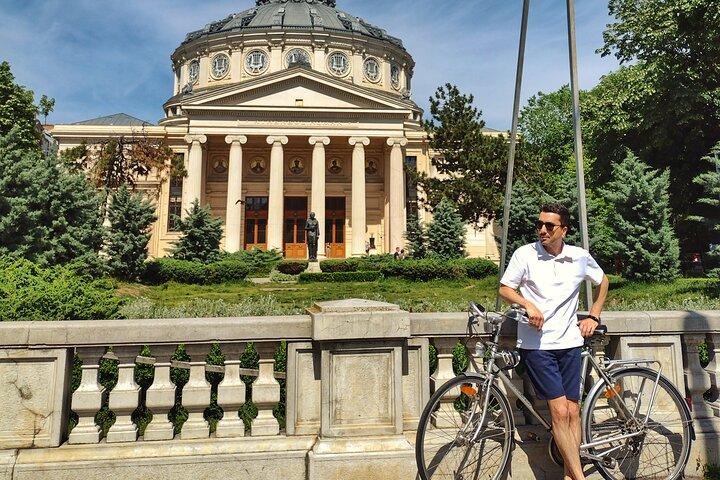 Découvrir Bucarest : Histoire, communisme et contes urbains Visite privée