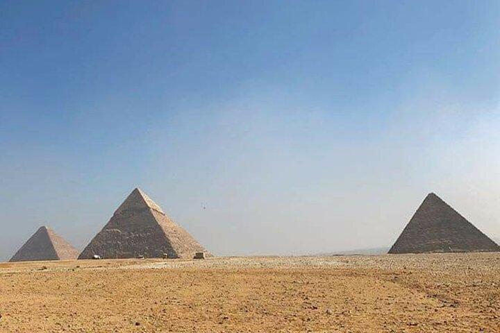 Tour privado Museo Nacional NEMC, Museo de Antigüedades Egipcias- Pirámides de Giza