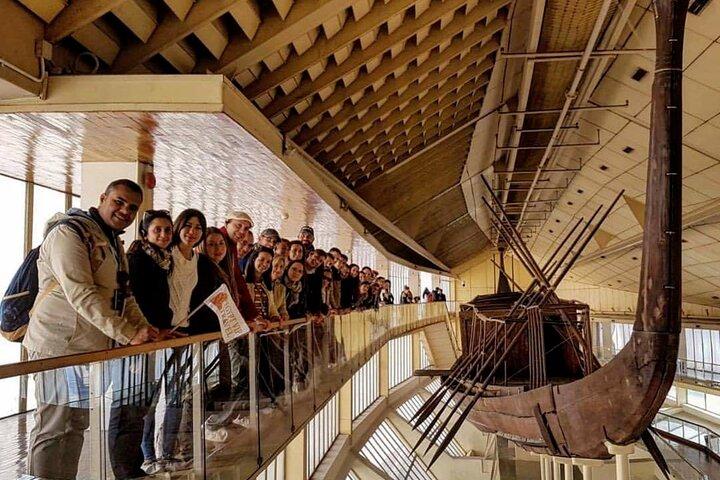 Tour a las pirámides de Giza y al Museo Nacional de la Civilización Egipcia