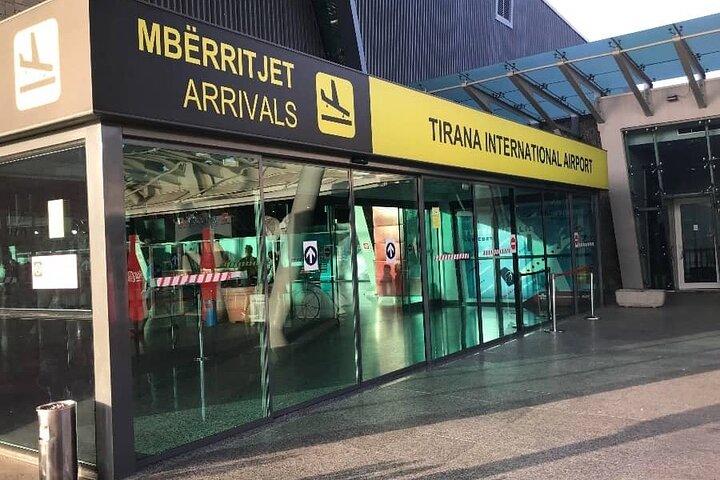 Dhermi Private Ankunft / Abfahrt Tirana Flughafentransfer