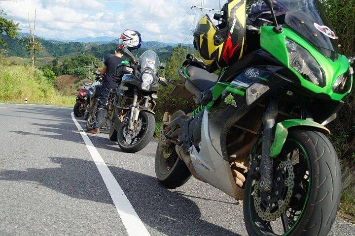 タイ、チェンマイからの8日間のオートバイツアー（究極のトレイル）