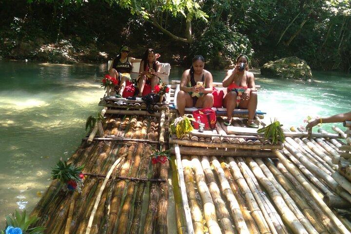 Expérience privée de rafting d'une heure en Jamaïque
