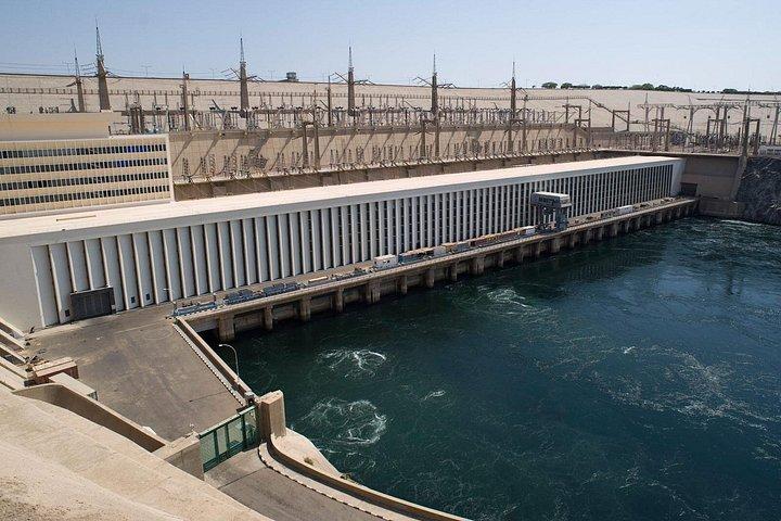2日間、アスワンへの1日観光ツアー、カイロのホテルからルクソールへの2回目のツアー