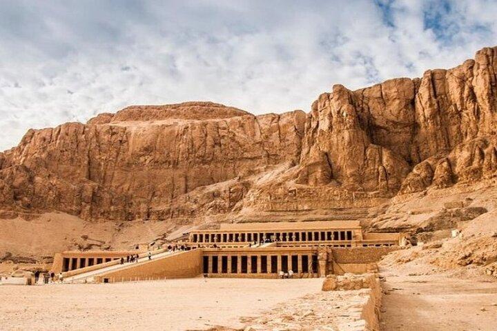 アスワンとルクソールへの 1 泊 2 日旅行パッケージ