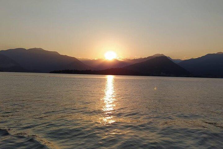 Visite privée en voilier sur le lac Majeur avec apéritif et musique