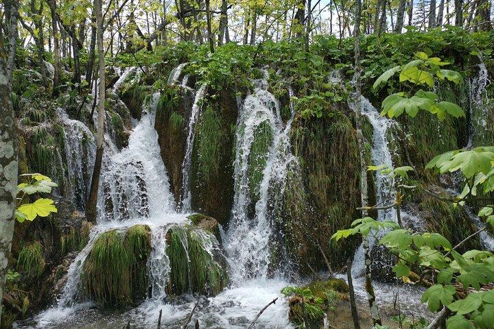Transferência Privada de Zadar para Zagreb com Lagos Plitvice