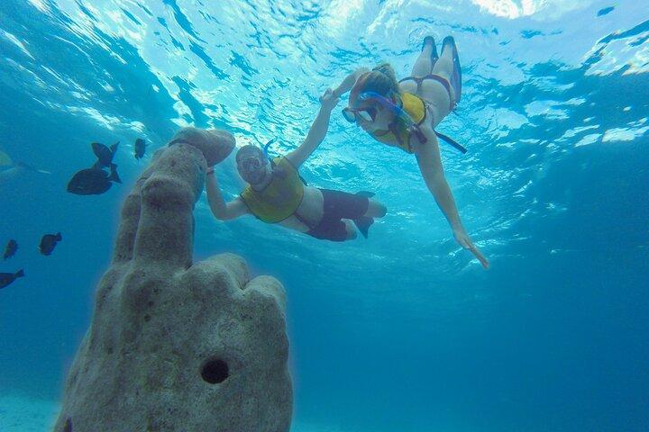 Aventura de snorkel en Cancún: museo submarino, arrecife y naufragio
