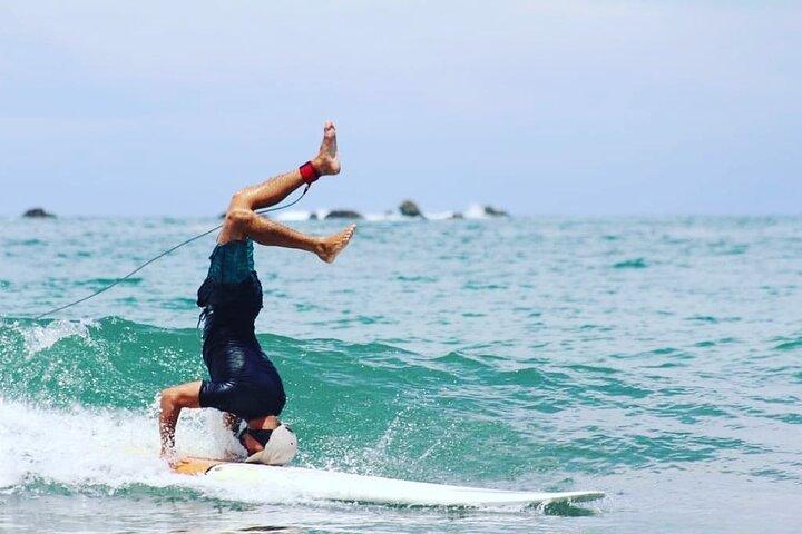 Privé surfles+ op het strand van Manuel Antonio