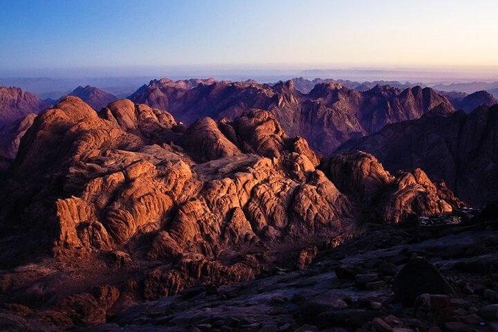 ダハブからのシナイ山の日の出と聖カタリナ修道院の旅