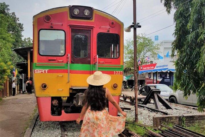 Mercados ferroviarios y flotantes con Brunch libre