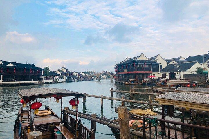 Dia de excursão particular na Cidade das águas Zhujiajiao e em Xangai