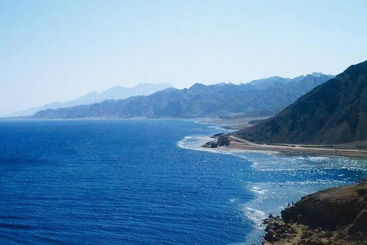 Buraco Azul e 3 Piscinas Snorkel com Almoço de Dahab
