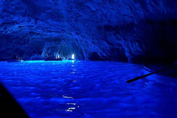 Capri & Blue Grotto privat tur med lokal guide med afhentning på Capri Hotel
