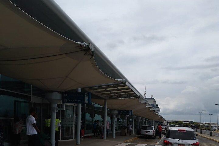 キングストン空港からオーチョ リオスのホテルへの空港送迎