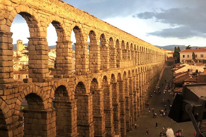 Tour privado para Avila e Segovia de Madrid com Pick up