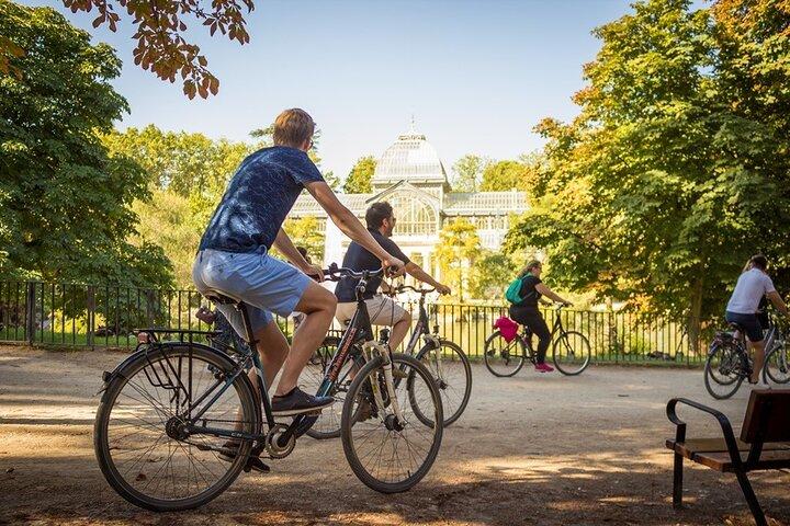 レティーロ公園での自分のペースでのセルフ ガイド バイク ツアー