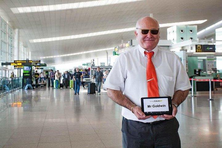 ローマ市内中心部からチャンピーノ空港までの専用転送