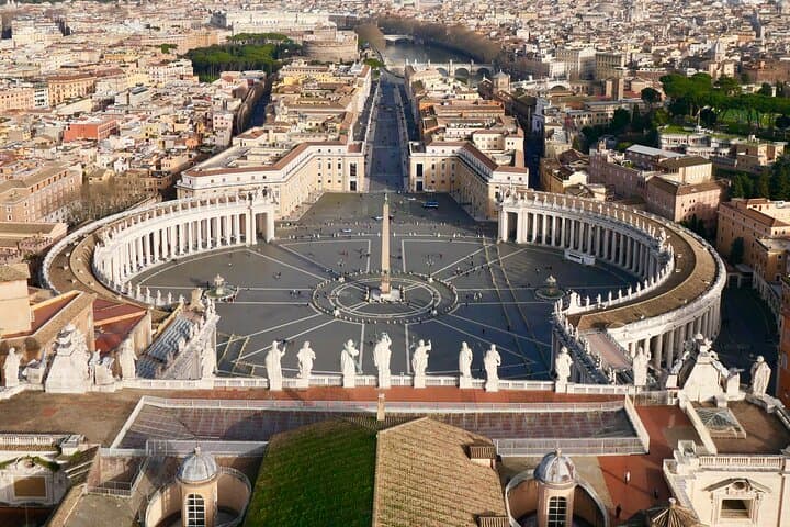 Tour of St Peter's Basilica with Dome Climb and Grottoes