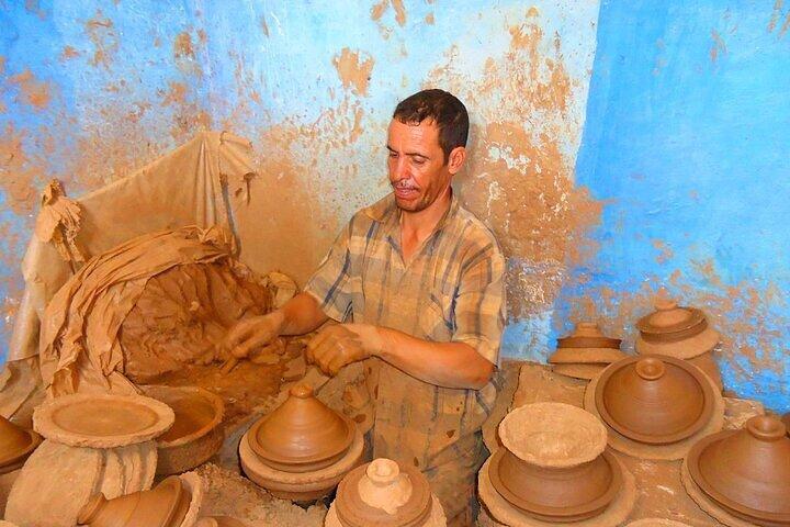 ザット渓谷とアトラス山のマラケシュからの昼食付きプライベート日帰り旅行。
