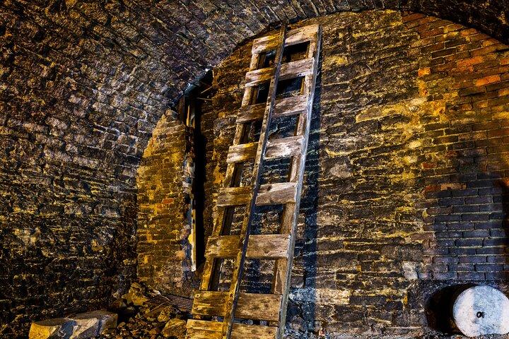 Hidden Brewery Caverns Tour in Cincinnati mit Bierprobe