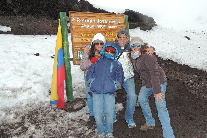 コロニアルファームで昼食付きコトパクシ火山日帰りツアー