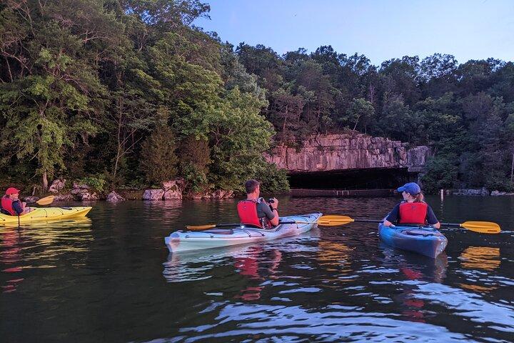 Nickajack Bat Cave Kayak Tour met Chattanooga Guided Adventures