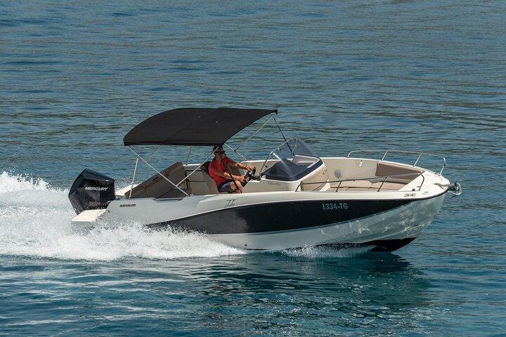 プライベートボートトリップでフヴァル、ブラチ、ショルタを探索 - ユニークな体験