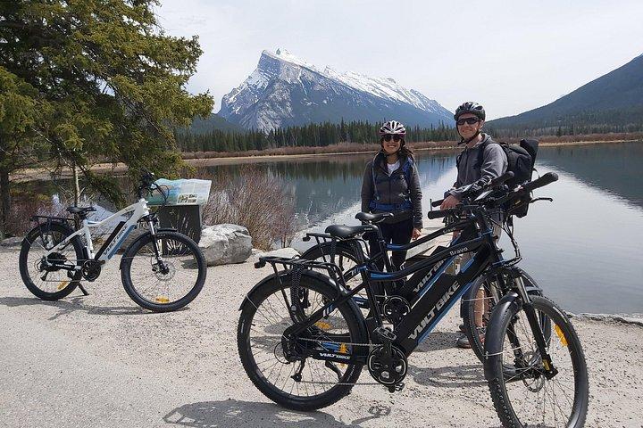 eBike och vandra Banff till Johnston Canyon guidat program för små grupper