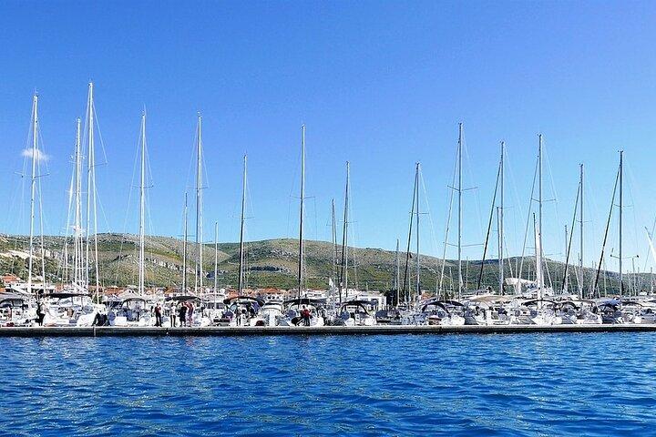 Transfert privé de Dubrovnik à Trogir avec 2h de visite, chauffeur local