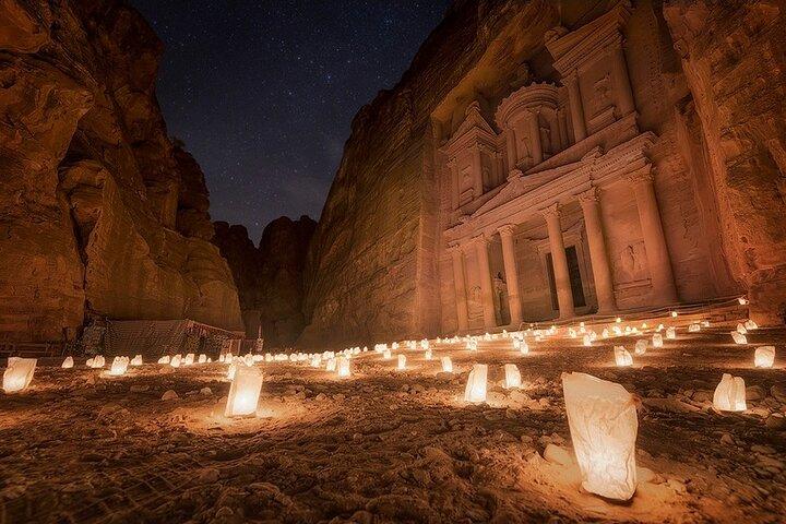 Van Aqaba een dagtocht naar Petra